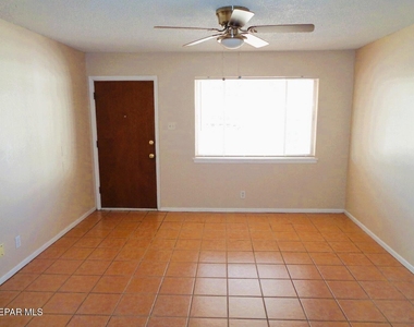 10532 Brisbane Way - Photo Thumbnail 2