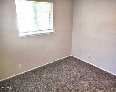 10532 Brisbane Way - Photo Thumbnail 13