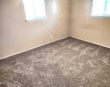 10532 Brisbane Way - Photo Thumbnail 9