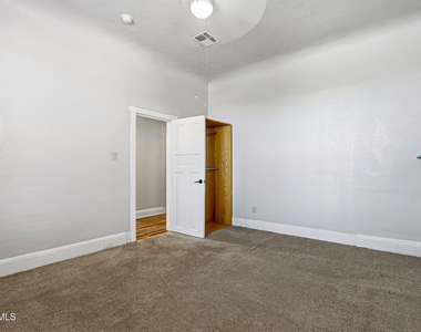 1925 Arizona Avenue - Photo Thumbnail 8