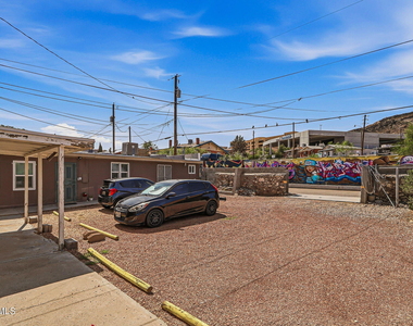 1925 Arizona Avenue - Photo Thumbnail 22