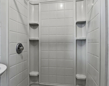 1925 Arizona Avenue - Photo Thumbnail 21