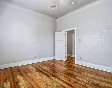 1925 Arizona Avenue - Photo Thumbnail 10