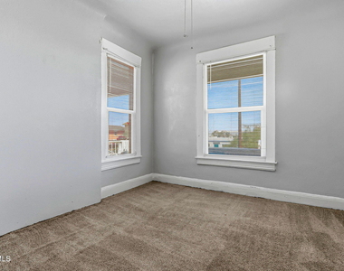 1925 Arizona Avenue - Photo Thumbnail 7