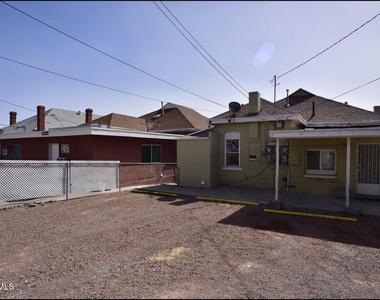 1925 Arizona Avenue - Photo Thumbnail 2