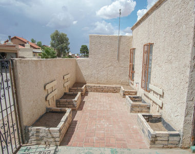 3121 Wayside Street - Photo Thumbnail 21