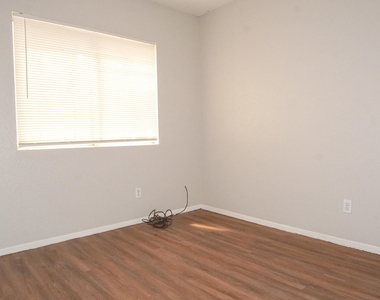 3121 Wayside Street - Photo Thumbnail 16