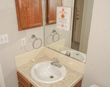 3121 Wayside Street - Photo Thumbnail 14