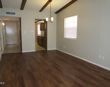 3121 Wayside Street - Photo Thumbnail 4