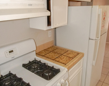 3121 Wayside Street - Photo Thumbnail 9