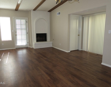 3121 Wayside Street - Photo Thumbnail 3
