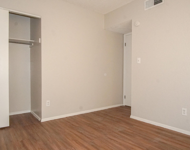 3121 Wayside Street - Photo Thumbnail 17
