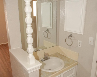 3121 Wayside Street - Photo Thumbnail 20