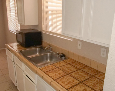 3121 Wayside Street - Photo Thumbnail 8