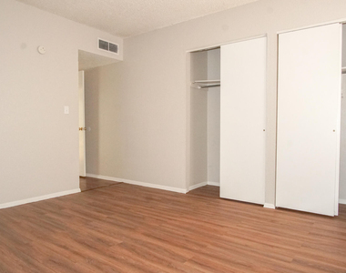 3121 Wayside Street - Photo Thumbnail 19