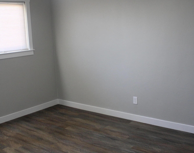 3133 Fierro Drive - Photo Thumbnail 13