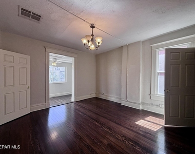 215 W Rio Grande Avenue - Photo Thumbnail 12