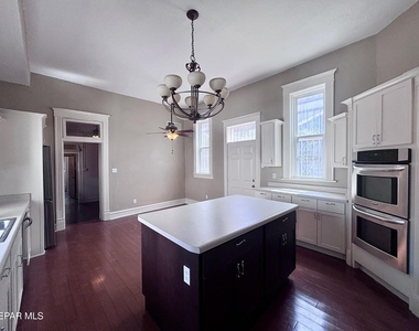 215 W Rio Grande Avenue - Photo Thumbnail 7