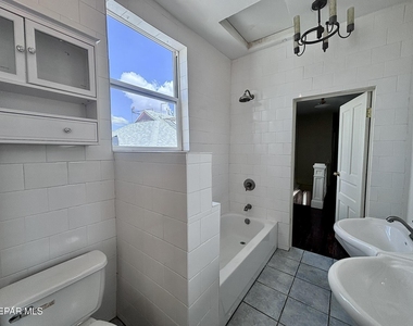 215 W Rio Grande Avenue - Photo Thumbnail 17