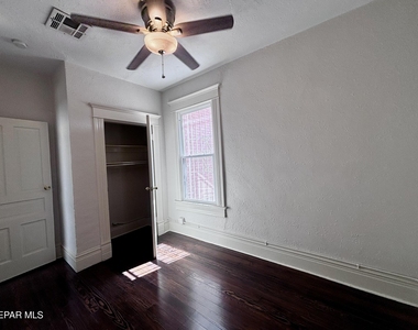 215 W Rio Grande Avenue - Photo Thumbnail 16