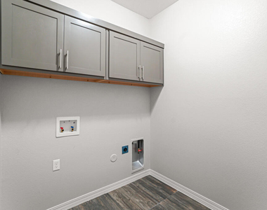 1740 Eased Street - Photo Thumbnail 37