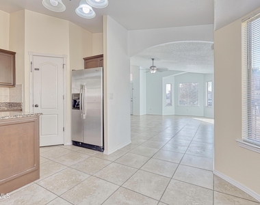 14325 Woods Point Avenue - Photo Thumbnail 8