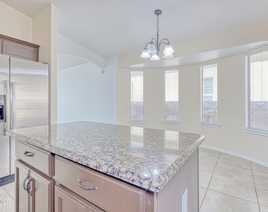 14325 Woods Point Avenue - Photo Thumbnail 12