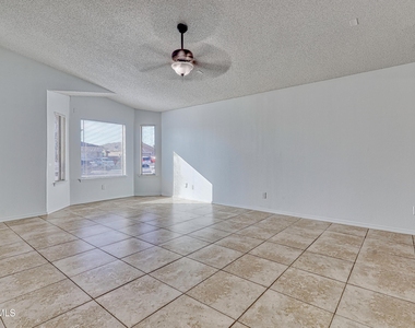 14325 Woods Point Avenue - Photo Thumbnail 6