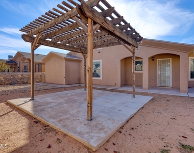 14325 Woods Point Avenue - Photo Thumbnail 33
