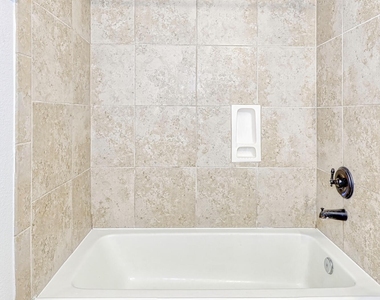 14325 Woods Point Avenue - Photo Thumbnail 20