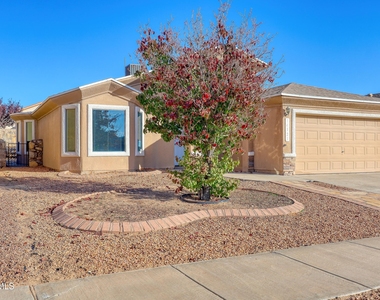 14325 Woods Point Avenue - Photo Thumbnail 2