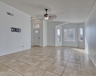 14325 Woods Point Avenue - Photo Thumbnail 5