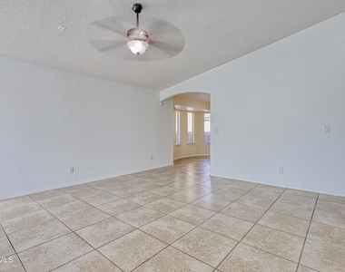 14325 Woods Point Avenue - Photo Thumbnail 3