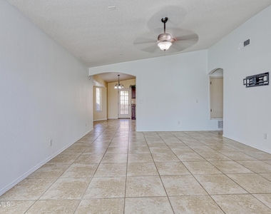 14325 Woods Point Avenue - Photo Thumbnail 4