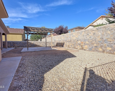 14325 Woods Point Avenue - Photo Thumbnail 35
