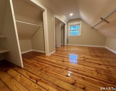 70 Hawthorne Street - Photo Thumbnail 15