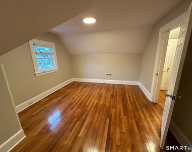 70 Hawthorne Street - Photo Thumbnail 16
