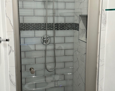 70 Hawthorne Street - Photo Thumbnail 12