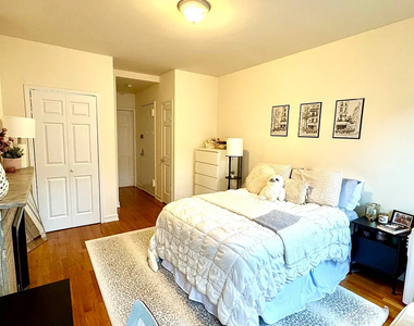 420 East 83rd Street - Photo Thumbnail 4