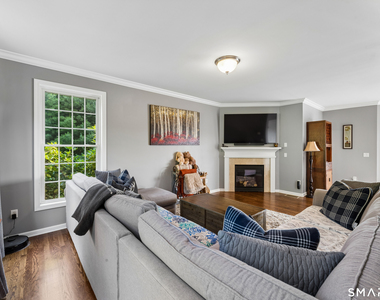 181 Martha Way - Photo Thumbnail 6