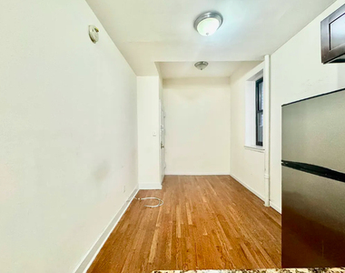 30 St Marks Place - Photo Thumbnail 1