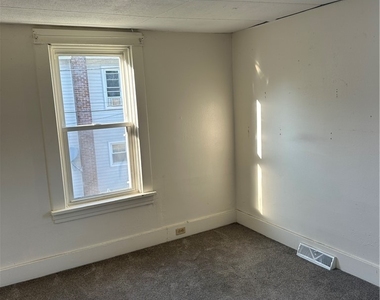 123 Garfield Ave - Photo Thumbnail 4