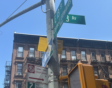 3rd Avenue/ East 13th Street - Photo Thumbnail 12