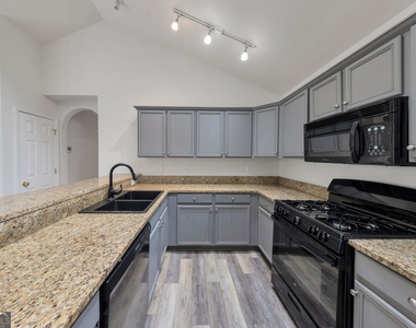 196 Highland Falls Drive - Photo Thumbnail 6