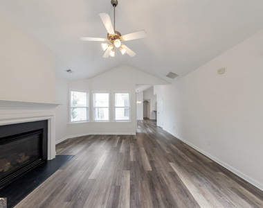 196 Highland Falls Drive - Photo Thumbnail 3