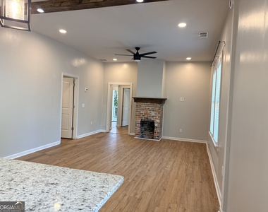 31 Mildred Place Nw - Photo Thumbnail 3