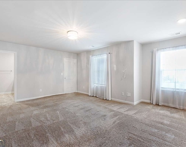 6426 Beaver Creek Trail - Photo Thumbnail 6