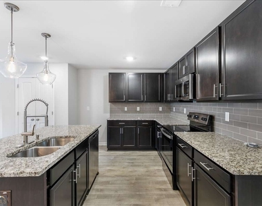 6426 Beaver Creek Trail - Photo Thumbnail 1