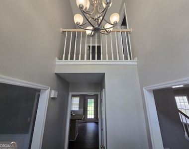 724 Jamie Way Ne - Photo Thumbnail 5