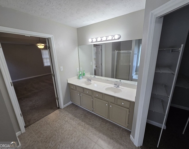 724 Jamie Way Ne - Photo Thumbnail 11